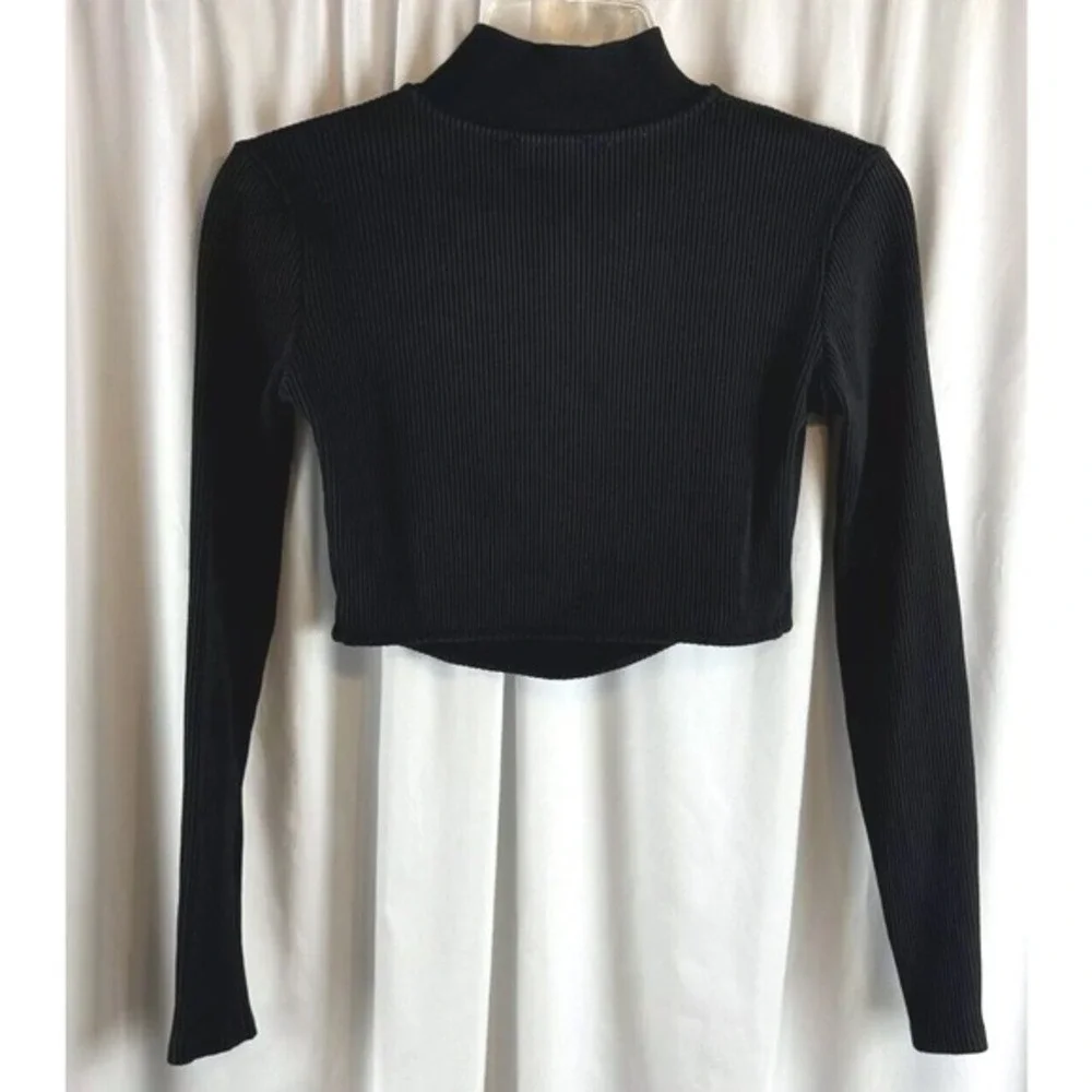 ZARA Black Ribbed Mock Neck Button Detail Cropped Long Sleeve Top Women M 68-48‎